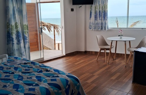 Canoas Bed & Breakfast | Hotel Las Fragatas de Punta Mero B&B and Beach, WiFi, AC, in Canoas de Punta Sal
