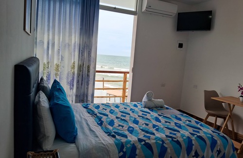Canoas Bed & Breakfast | Hotel Las Fragatas de Punta Mero B&B and Beach, WiFi, AC, in Canoas de Punta Sal