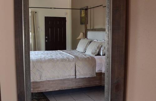 Hillsborough Hotel | Hotel Laurena