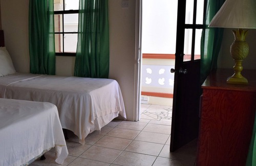 Hillsborough Hotel | Hotel Laurena