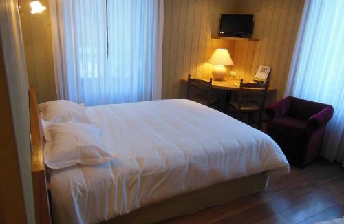 Saint-Hippolyte Hotel | Hotel Le Bellevue