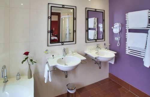 Luxeuil-les-Bains Hotel | Hotel Le Clos Rebillotte