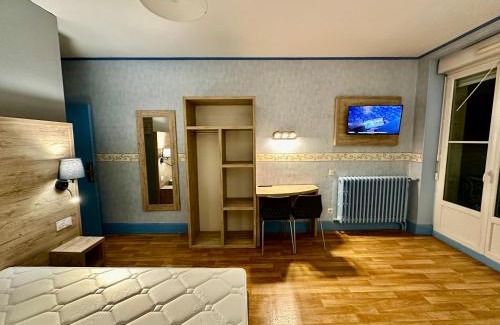 Vic-Fezensac Hotel | Hotel Le D'artagnan