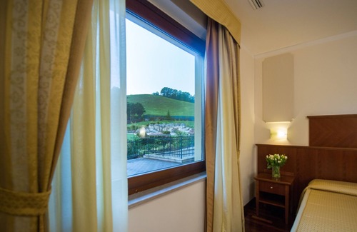Genga Hotel | Hotel Le Grotte
