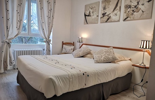 Bagnoles-de-l'Orne Hotel | Hotel Les Camélias