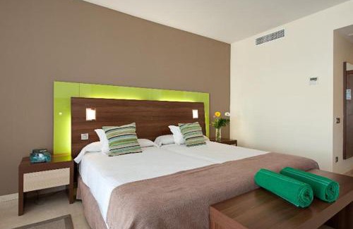 Taurito Hotel | Hotel LIVVO Valle Taurito & Aquapark