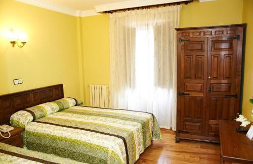 Santillana del Mar Hotel | Hotel Los Angeles
