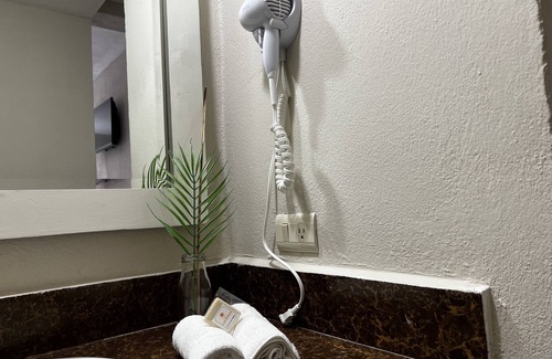 Nuevo Laredo Hotel | Hotel Los Robles