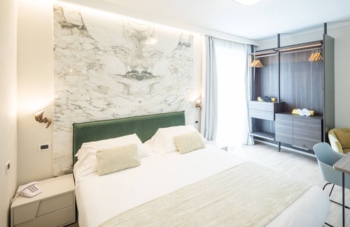 Marina di Massa Hotel | Hotel Luna