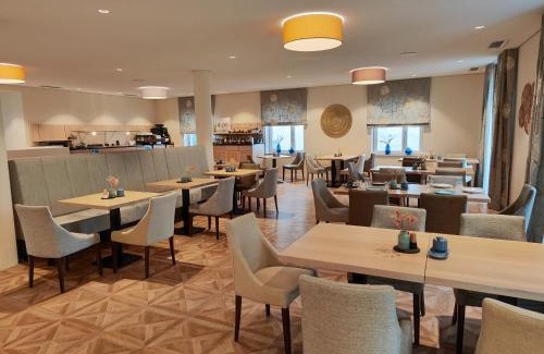 Rain Hotel | Hotel Lutz