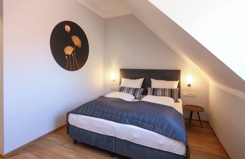 Rain Hotel | Hotel Lutz