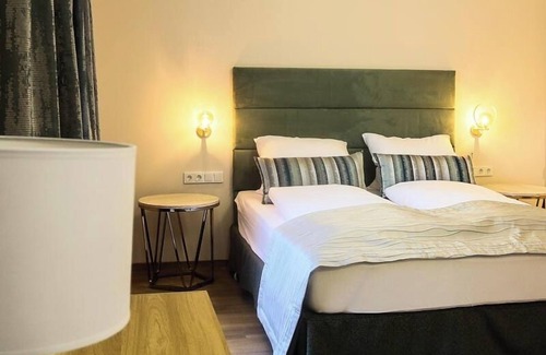 Rain Hotel | Hotel Lutz