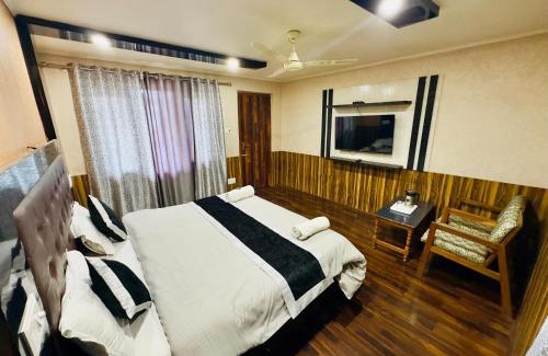 Rajbagh Hotel | Hotel Luxury Inn