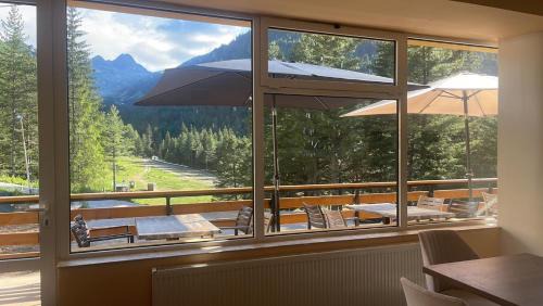 Samokov Hotel | Hotel Malyovitsa