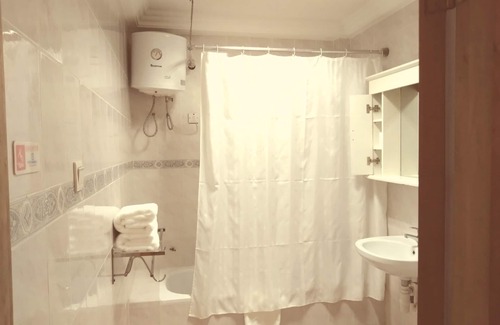 Nungua Hotel | Hotel Marjorie 'Y'