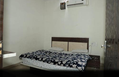 Kurukshetra Hotel | hotel mayur