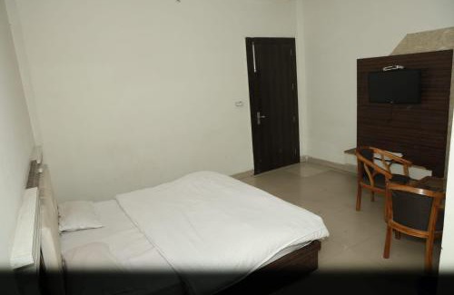 Kurukshetra Hotel | hotel mayur