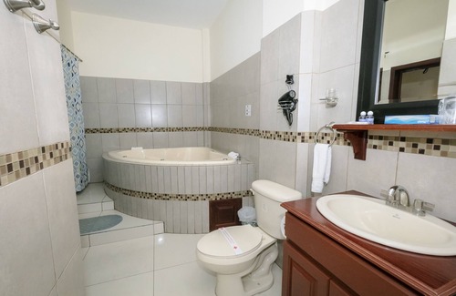 El Amatillo Hotel | Hotel Mediterraneo Inn