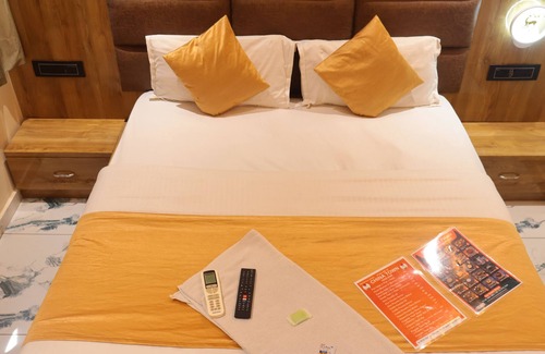 Vastrapur Hotel | Hotel meet palace