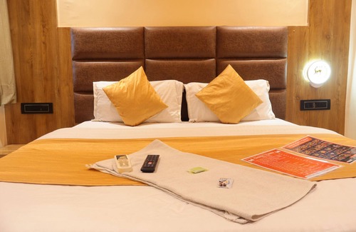 Vastrapur Hotel | Hotel meet palace