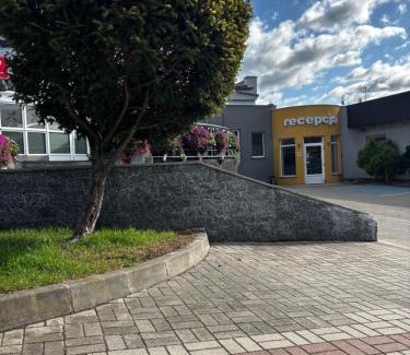 Dzierzoniow Hotel | Hotel Miodowy