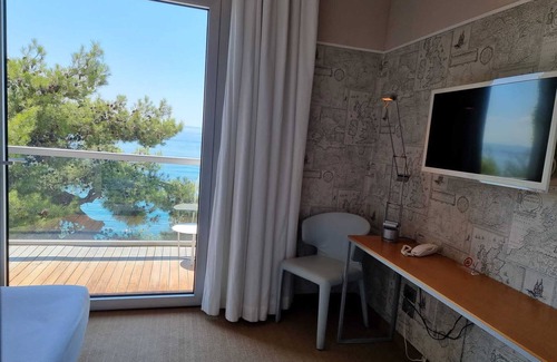 Roiano-Gretta-Barcola-Cologna-Scorcola Hotel | Hotel Miramare - Adults Only
