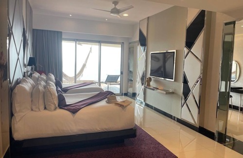 Mismaloya Hotel | HOTEL MOUSAI PUERTO VALLARTA - ADULTS ONLY : Many different suite configurations