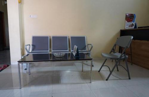 Gowa Hotel | Hotel O Athirah Kost Near Permandian Wisata Istana Mappala