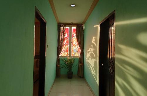 Gowa Hotel | Hotel O Athirah Kost Near Permandian Wisata Istana Mappala