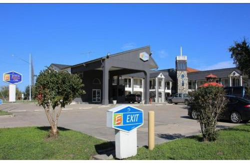 Cuero Hotel | Hotel O Executive Inn & Suites Cuero Hwy 87