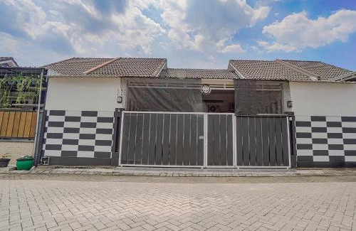 Asrikaton Hotel | Hotel O Happy Homestay Syariah