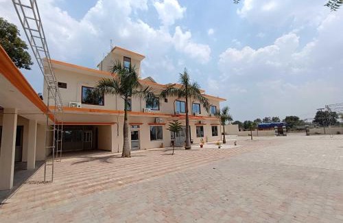 Haraiya Apartment | Hotel O Home Kanak Hotel & Resort Homestay