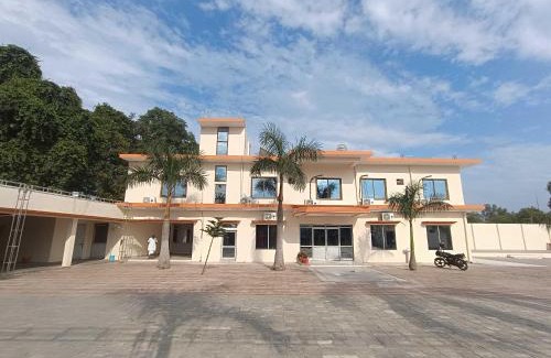 Haraiya Apartment | Hotel O Home Kanak Hotel & Resort Homestay