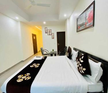 Baraula Hotel | Hotel O K R Resdiancy Near Botanic Garden Of Indian Republic