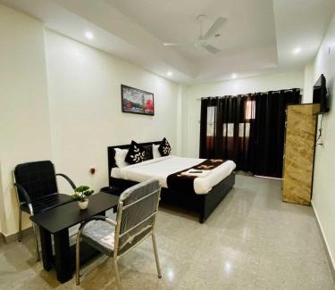 Baraula Hotel | Hotel O K R Resdiancy Near Botanic Garden Of Indian Republic