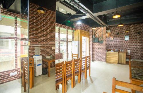 Indirapuram Hotel | Hotel O Parktel