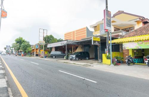 Lawang Hotel | Hotel O Safira Family Residence Syariah