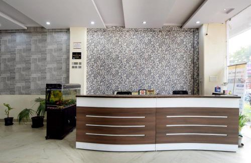 Raja Park Hotel | Hotel O Sky Inn