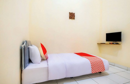 Tasikmalaya Hotel | Hotel O Syariah Tasikmalaya Near Universitas Siliwangi Formerly Siliwangi Guest House