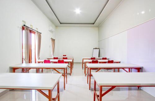 Cepu Hotel | Hotel O Tinampi House Syariah