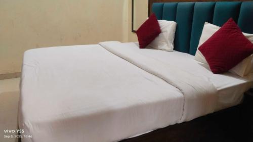 Firozabad Hotel | Hotel O Yaariyan