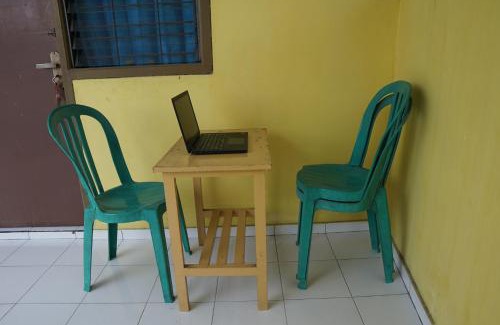 Bondowoso Hotel | Hotel O Yoko Kost Syariah