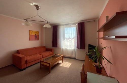 Sadska Hotel | Hotel Ostrov Garni