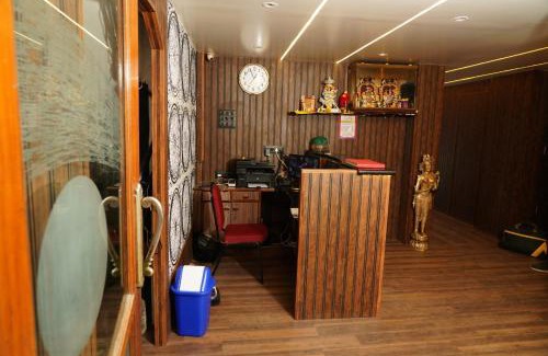 Central Pune Apartment | Hotel Padma Krishna