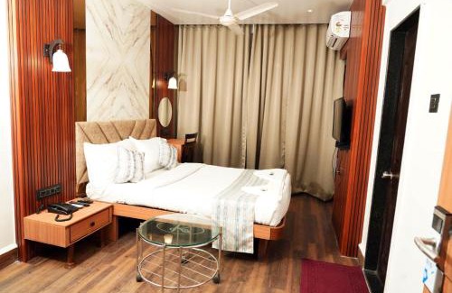 Central Pune Apartment | Hotel Padma Krishna