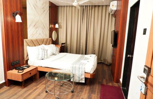 Central Pune Apartment | Hotel Padma Krishna