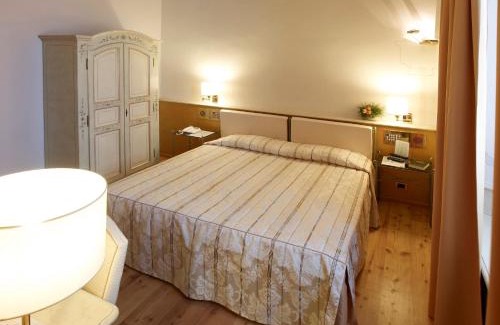 Cesano Maderno Apartment | Hotel Parco Borromeo - Monza Brianza