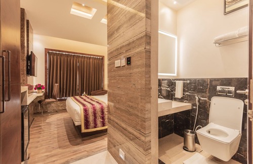 Ram Nagar Hotel | Hotel Park Elanza Coimbatore