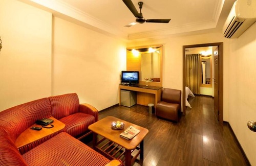 Gopalapuram Hotel | HOTEL PLAZA INN