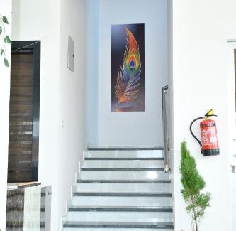 Shri Madhopur Hotel | Hotel Prayagraj